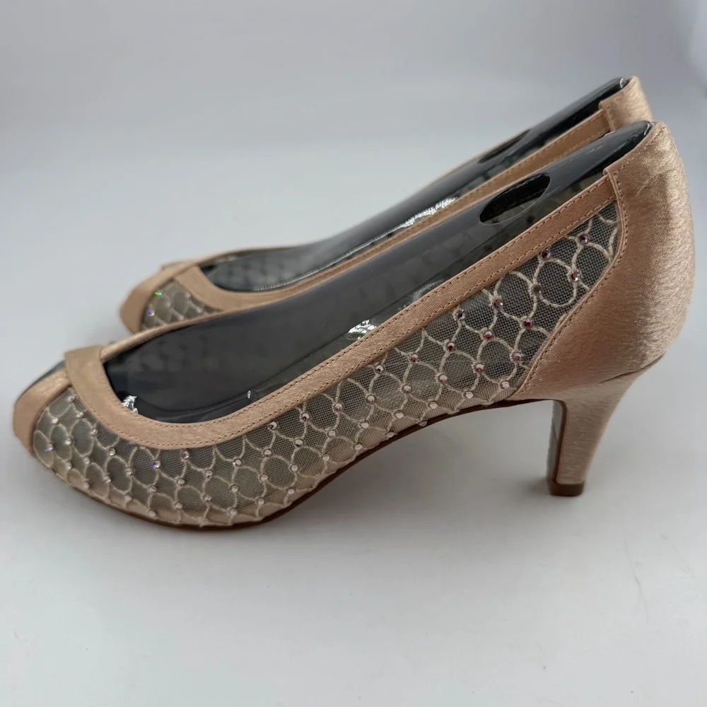 Adrianna Papell Zandra Beaded Lace -SZ 7M- Crystal Embellishments Peep Toe Pumps